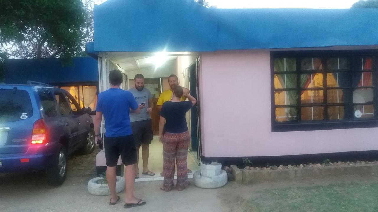 Kumunzi Backpackers Vandrehjem Lusaka Eksteriør billede